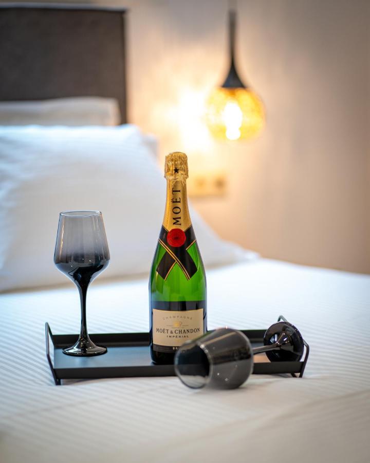 הרקליון Luxury Suite In Downtown מראה חיצוני תמונה